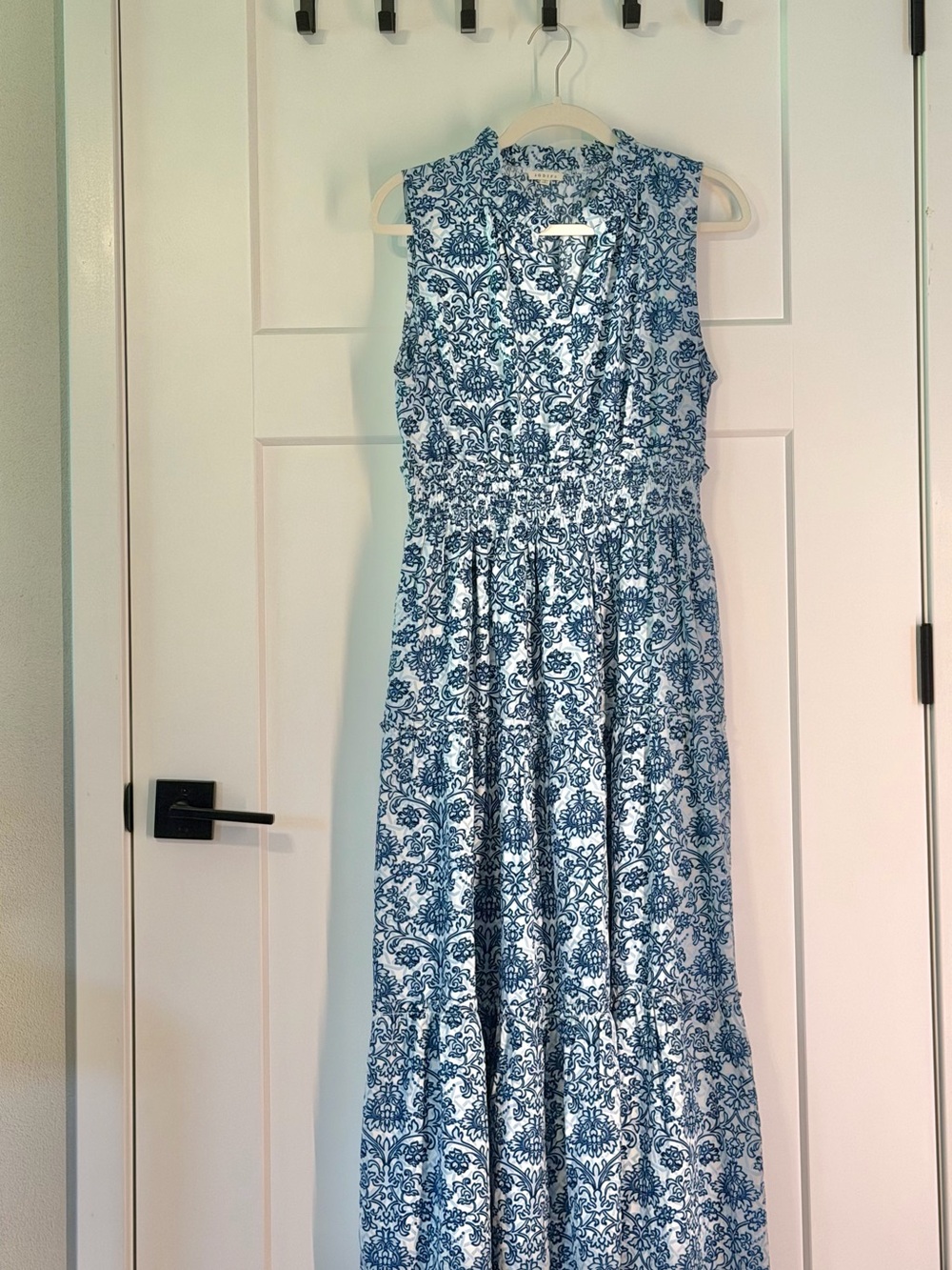JODIFL Blue & White Sleeveless Floral Maxi Dress